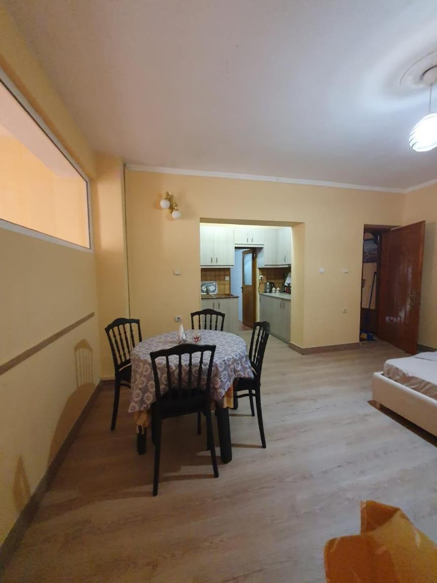 Mona'S Apartments Σαράντα Δωμάτιο φωτογραφία